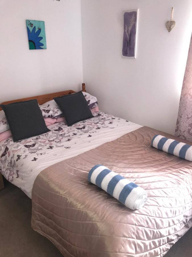 אינברנס Modern And Bright Home In Quiet And Central Area מראה חיצוני תמונה