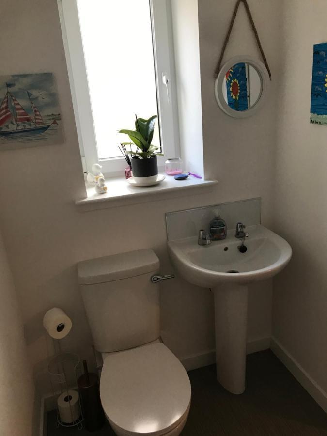 אינברנס Modern And Bright Home In Quiet And Central Area מראה חיצוני תמונה