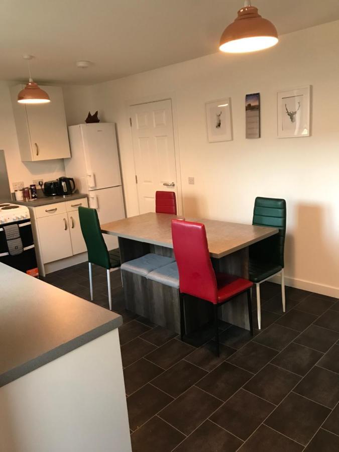 אינברנס Modern And Bright Home In Quiet And Central Area מראה חיצוני תמונה