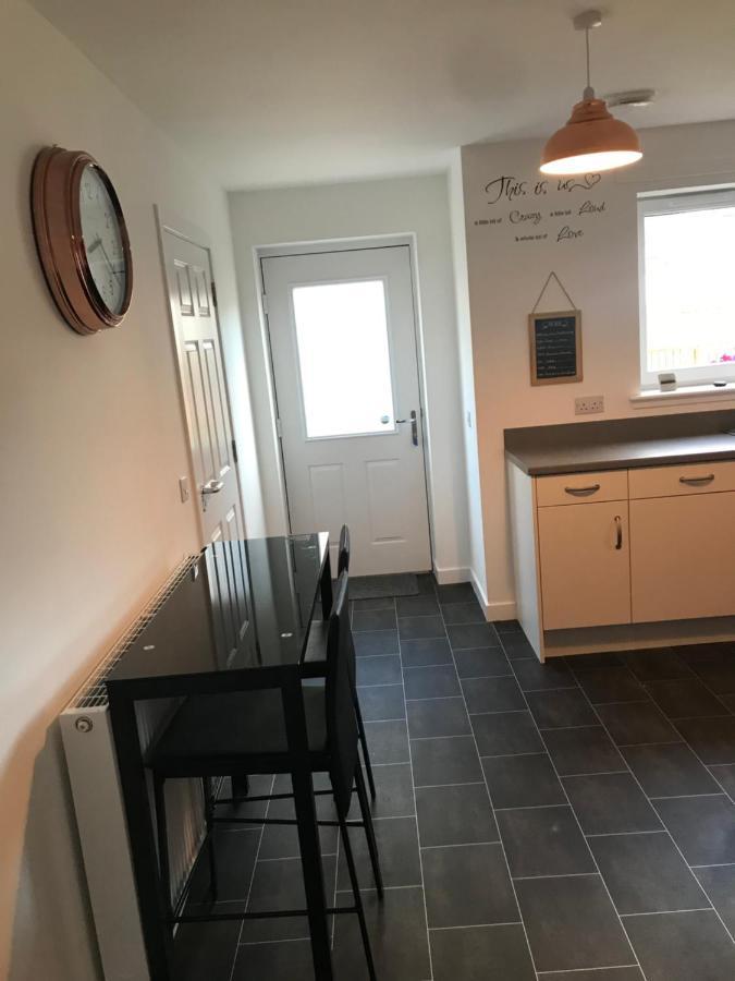 אינברנס Modern And Bright Home In Quiet And Central Area מראה חיצוני תמונה