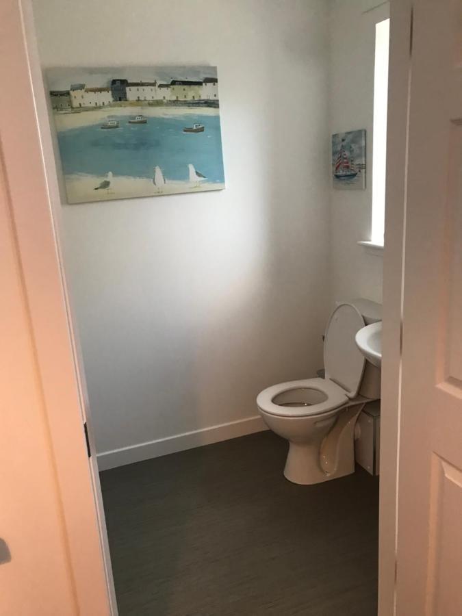 אינברנס Modern And Bright Home In Quiet And Central Area מראה חיצוני תמונה