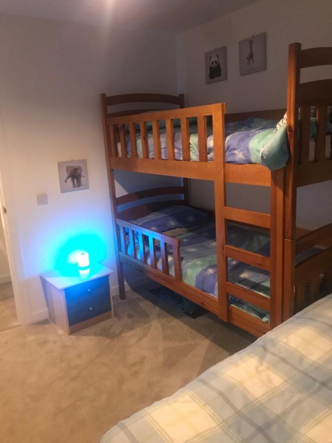 אינברנס Modern And Bright Home In Quiet And Central Area מראה חיצוני תמונה