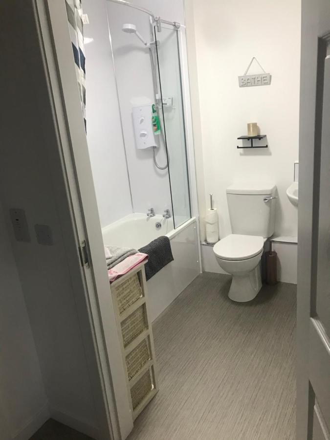 אינברנס Modern And Bright Home In Quiet And Central Area מראה חיצוני תמונה